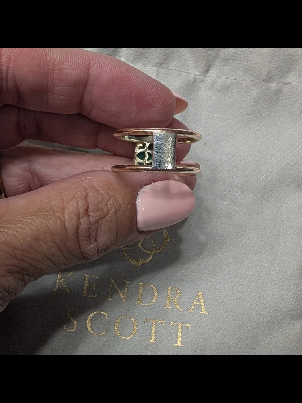 Kendra Scott Green Glass Stone Ring in Gold Tone Size 9